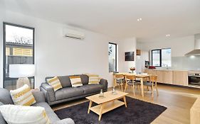 Salisbury Style - Modern City Apartment - Christchurch Holiday Homes